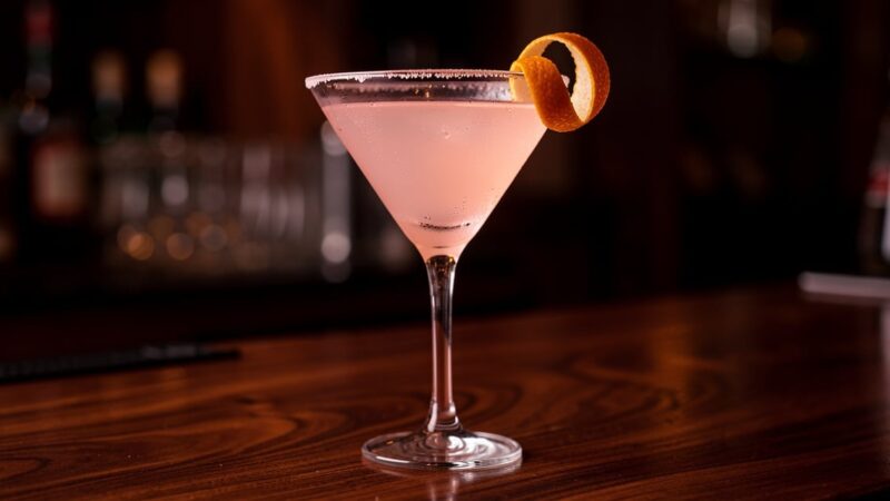 Recette du Cosmopolitan : vodka citronnée, cranberry et citron vert