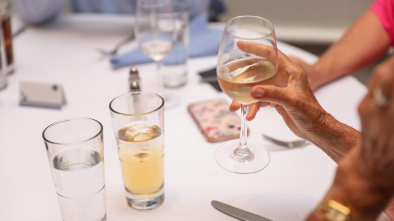 Bière eau iceberg : notre test à l’aveugle face à une lager classique