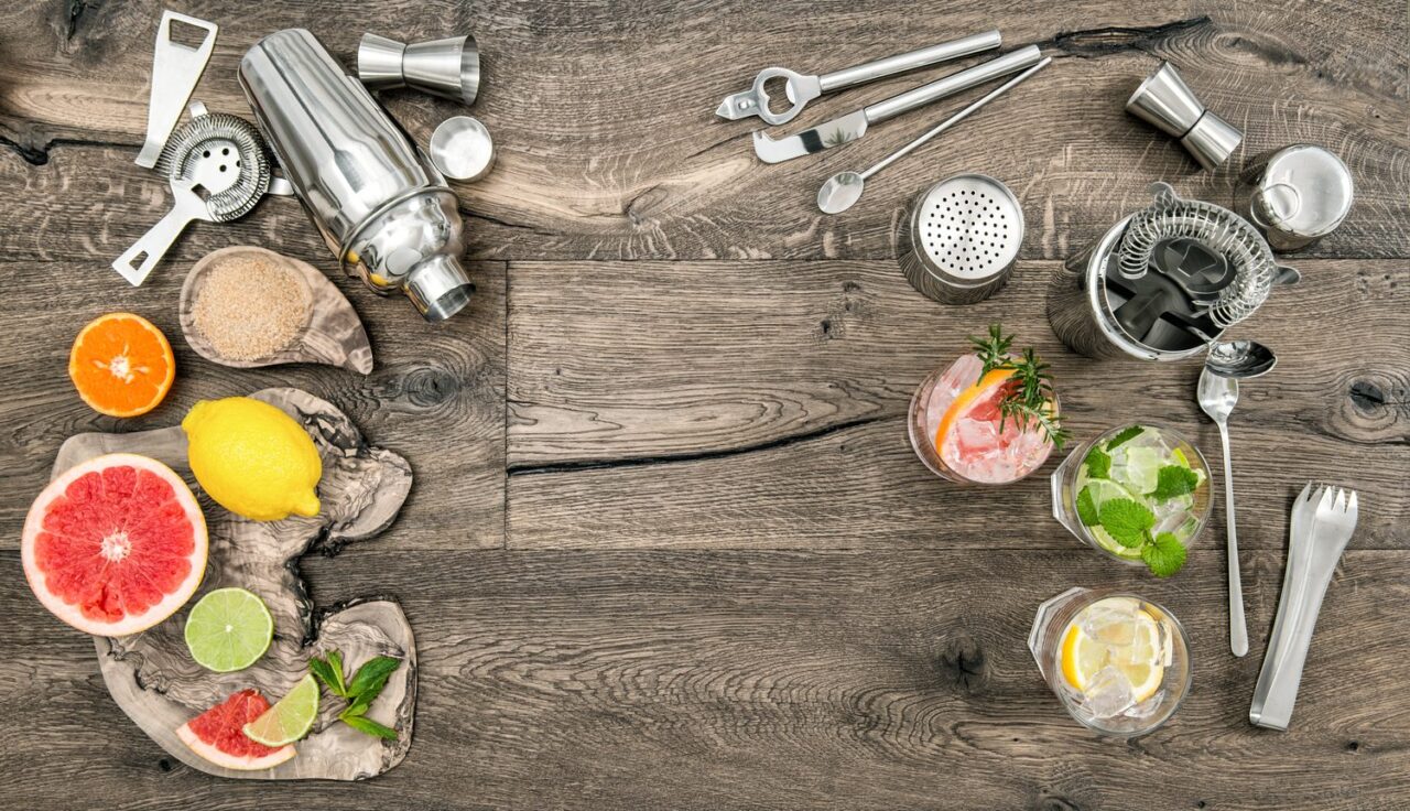 Composer un coffret de mixologie sans alcool aux saveurs adultes